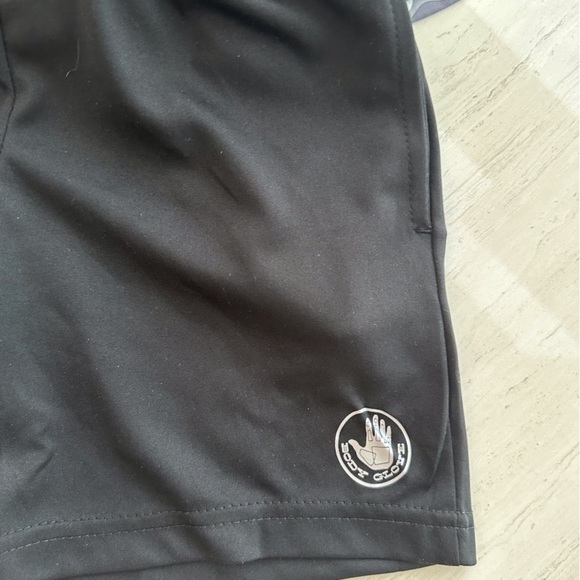 NWT Body Glove Boys 2T 2 pack of shorts. Black & camouflage - Picture 6 of 13